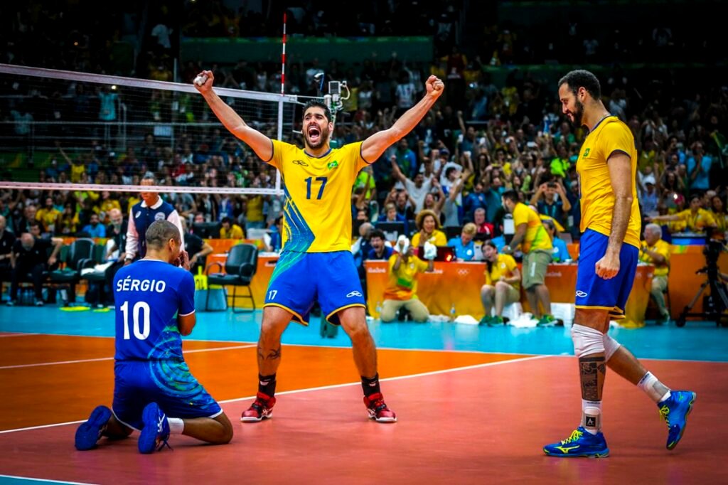 Serginho, líbero com a camisa azul, enuanto o Brasil joga de amarelo